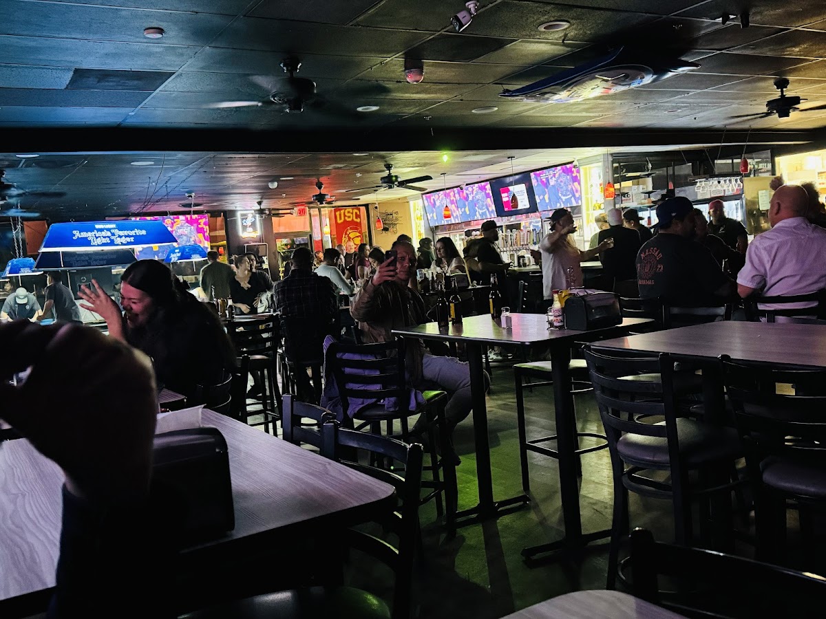 Pitstop Pub Sports Bar & Grill-1